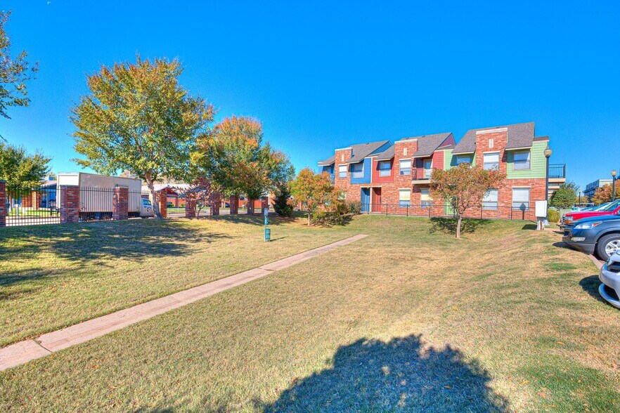 More Photos Of 1300 12th Ave SE, Norman Apartments For Lease