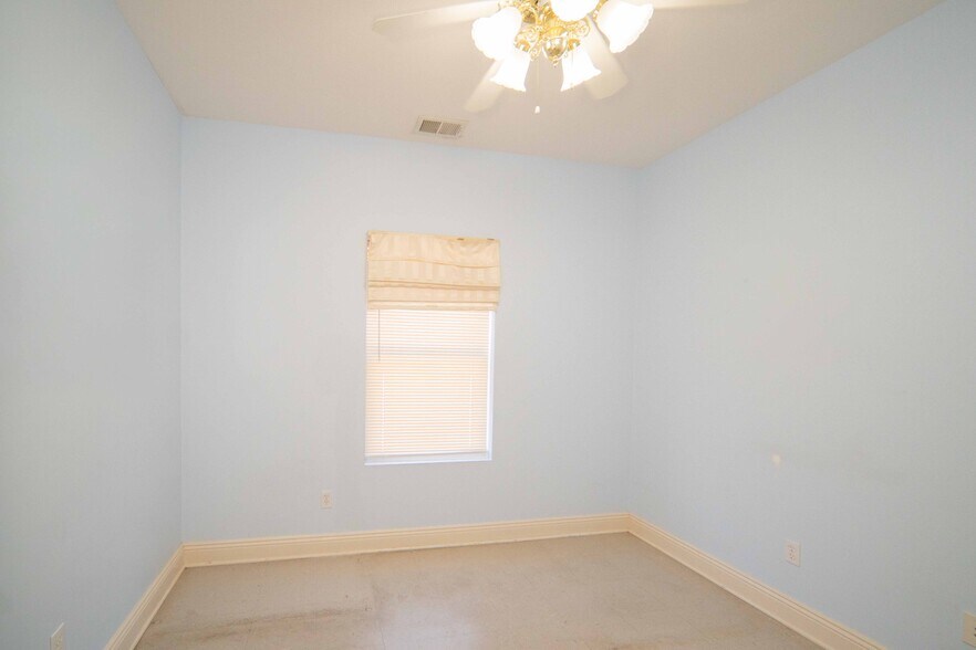 More Photos Of 3375 Blackmore Rd, Perry Light Manufacturing For Sale
