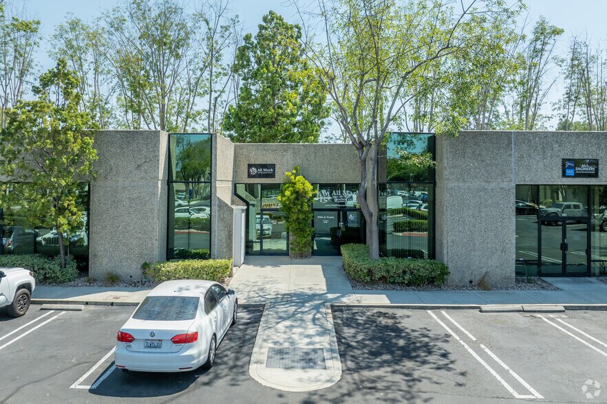 More Photos Of 23181 Verdugo Dr, Laguna Hills Research And Development For Lease