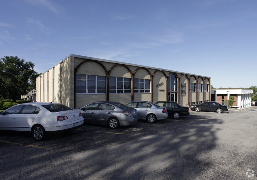 Primary Photo Of 6901 Dodge St, Omaha Office For Lease