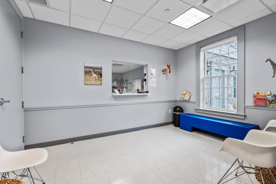 More Photos Of 745 Boston Post Rd, Darien Apartments For Sale