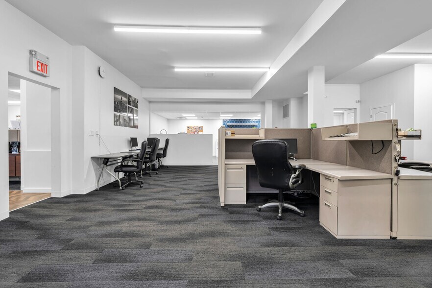 More Photos Of 140 W Main St, Clinton Township Office For Sale