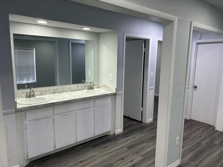 More Photos Of 213 Kingsway Rd, Brandon Medical For Lease