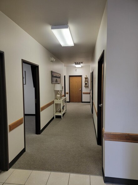 More Photos Of 8596 E 101st St, Tulsa Office For Lease