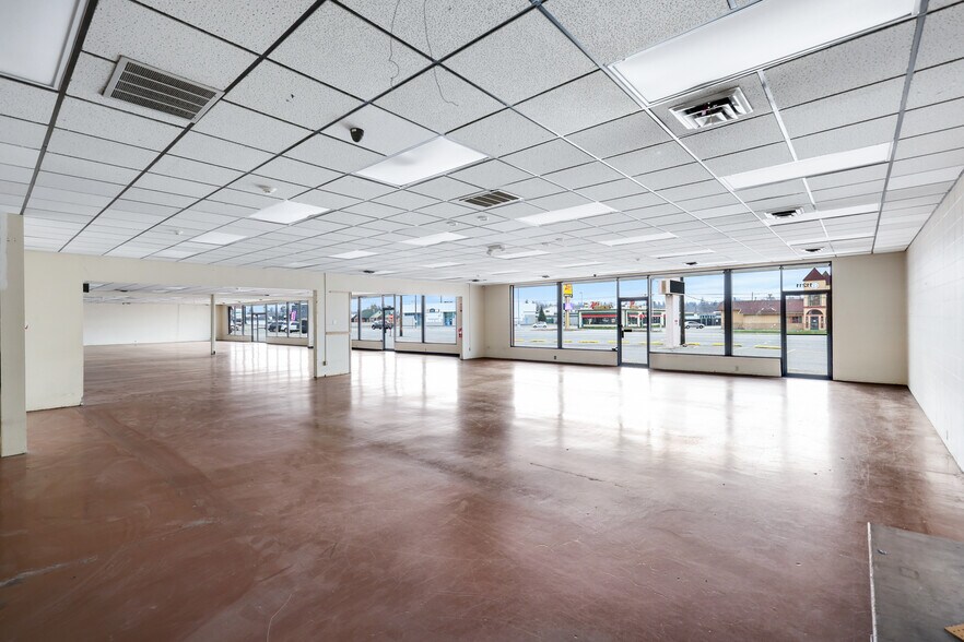 More Photos Of 11211 E Sprague Ave, Spokane Valley Storefront For Sale