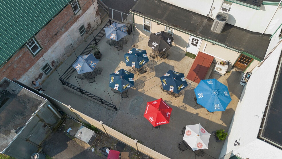 More Photos Of 36 Railroad St, Linfield Restaurant For Sale