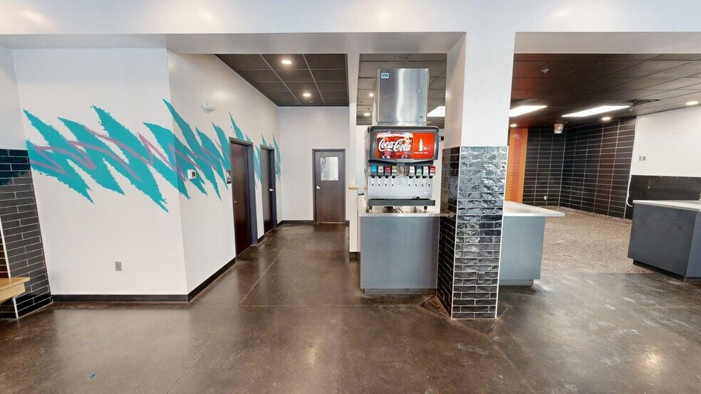 More Photos Of 111 W Columbia St, Fort Wayne Storefront For Lease