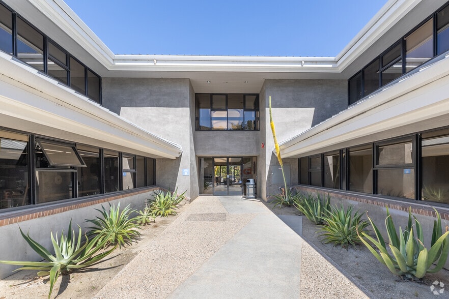 More Photos Of 31416 Agoura Rd, Westlake Village Office For Lease