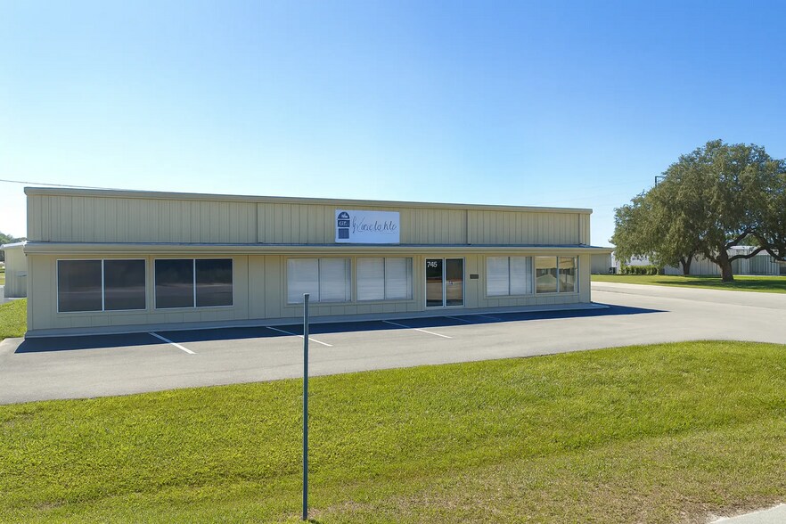 More Photos Of 2621 Skyview Dr, Lakeland Industrial For Lease