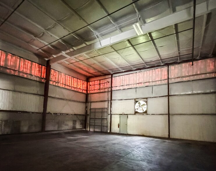 More Photos Of 10 Hoss Dr, Savannah Warehouse For Lease