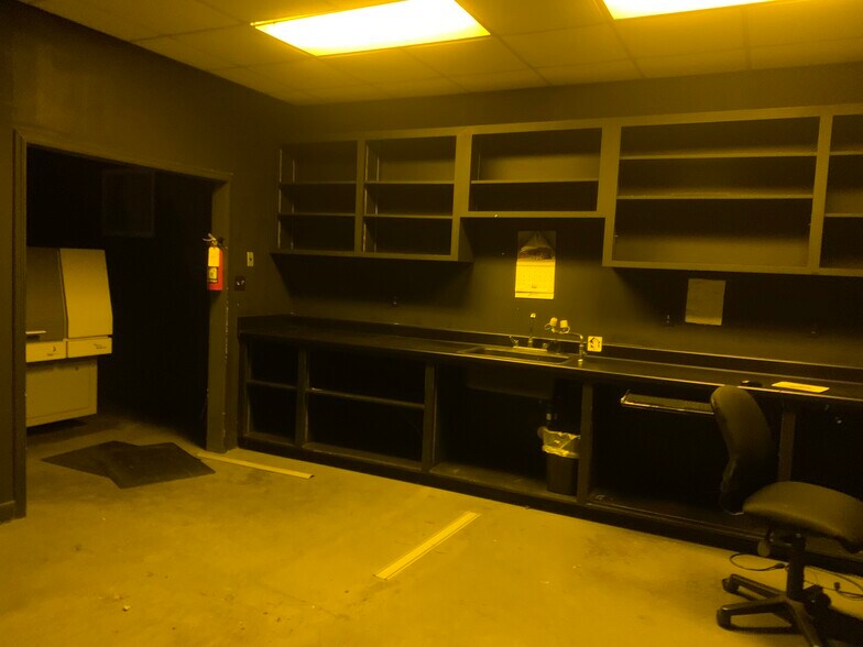 More Photos Of 207 Dunson St, Andalusia Light Distribution For Sale