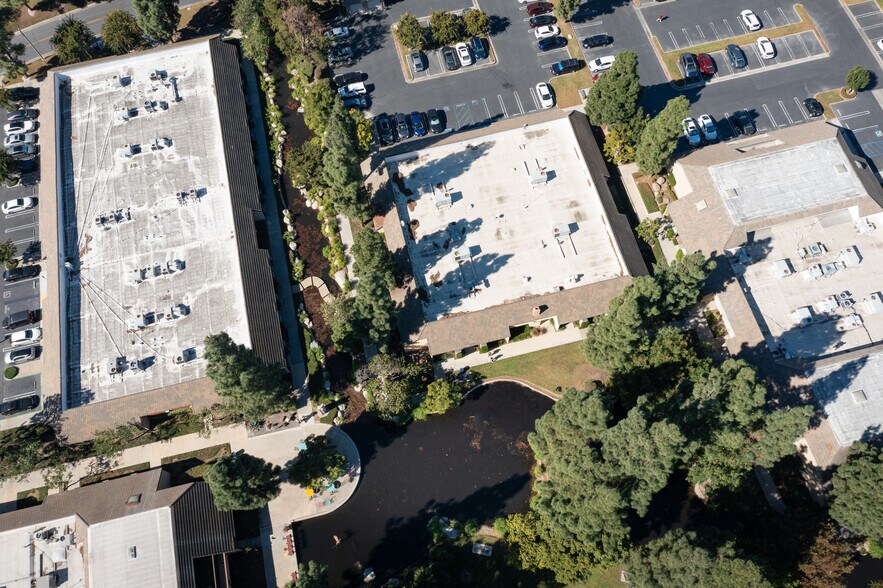 More Photos Of 1522 Brookhollow Dr, Santa Ana Office For Lease