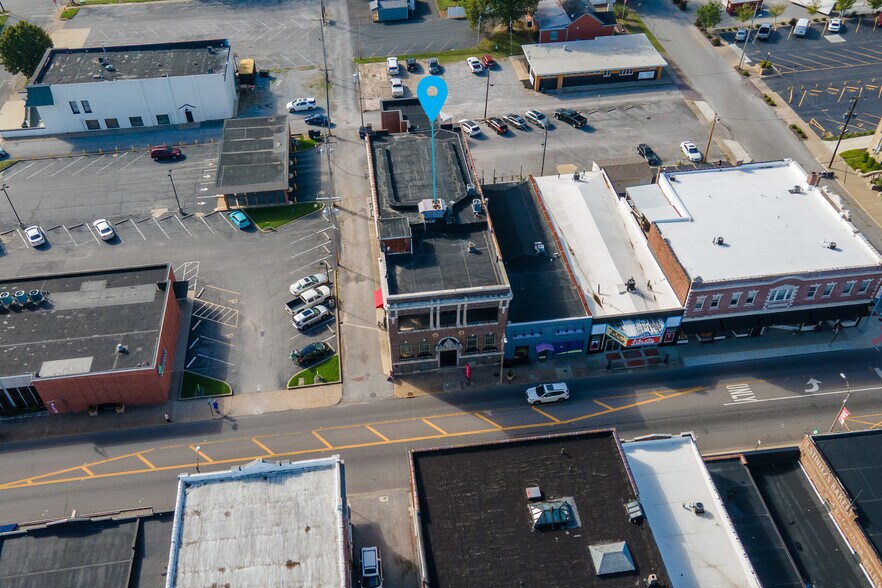 More Photos Of 1329 Walnut St, Murphysboro Office For Sale