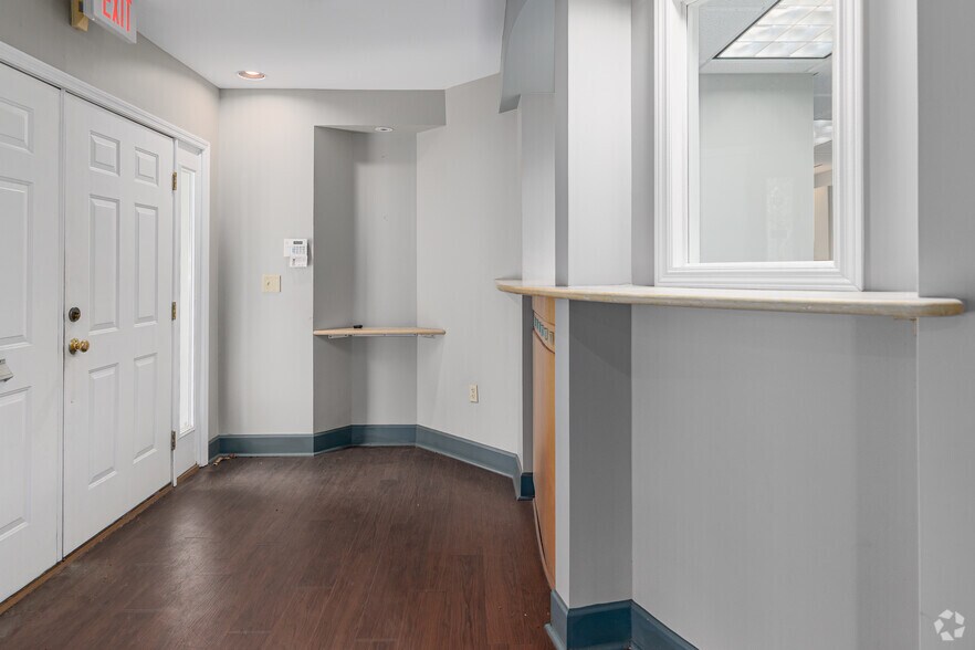 More Photos Of 3810 Williamsburg Park Blvd, Jacksonville Office For Sale
