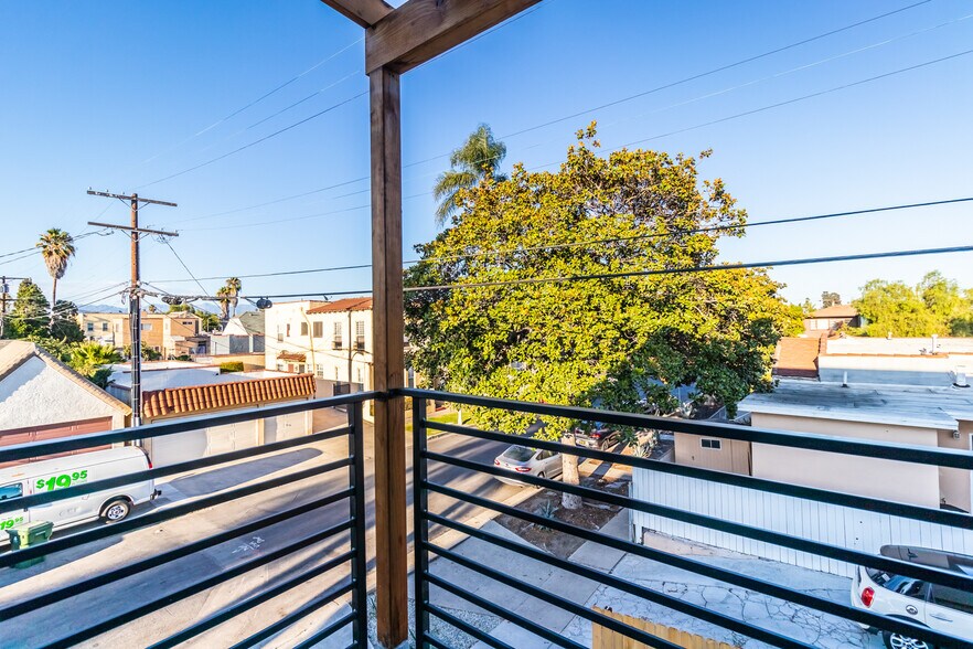 More Photos Of 5014 Pickford St, Los Angeles Apartments For Sale