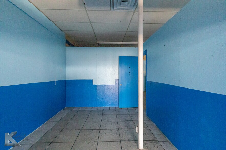 More Photos Of 817 Butternut St, Abilene Flex For Sale