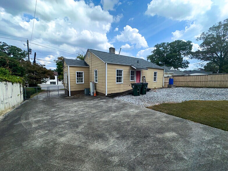 More Photos Of 4154 Clairmont Rd, Atlanta Office For Sale