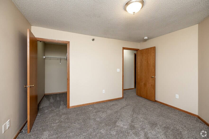 More Photos Of 8845 Northpark Ct, Johnston Apartments For Lease