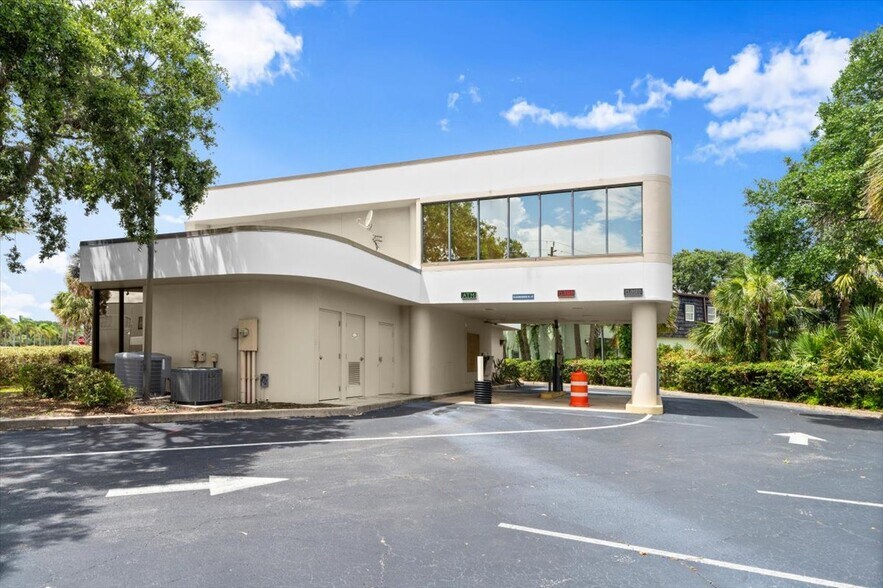 More Photos Of 128 E Granada Blvd, Ormond Beach Medical For Sale