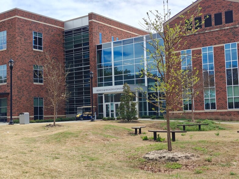 More Photos Of 1115 College Dr, Gaffney Specialty For Sale
