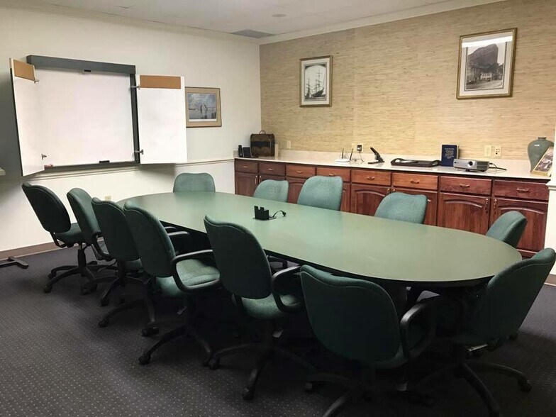 More Photos Of 3929 Airport Blvd, Mobile Office For Lease