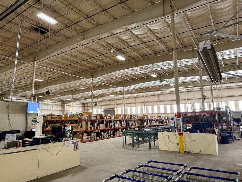 More Photos Of 189 Ringgold Industrial Pky, Danville Manufacturing For Lease