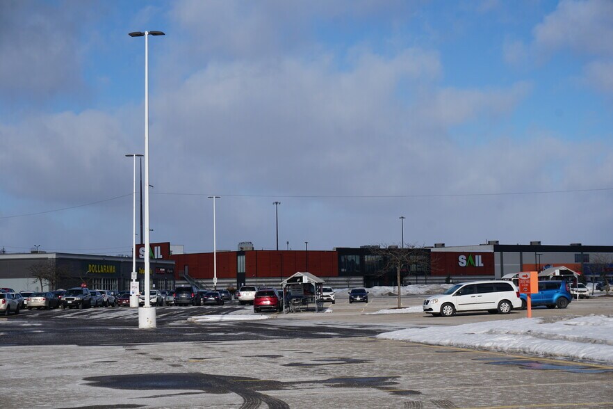 More Photos Of 150 Holiday Inn Dr, Cambridge General Retail For Sale