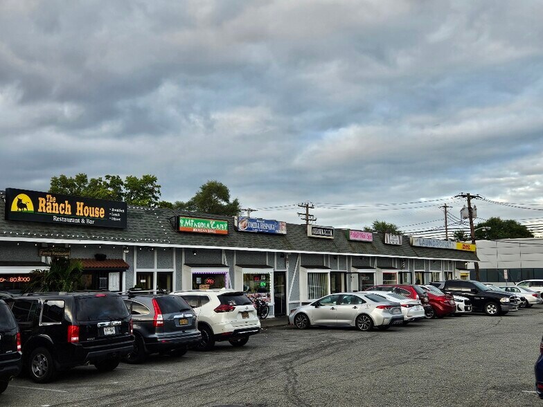 More Photos Of 90 Jericho Tpke, Mineola Freestanding For Lease
