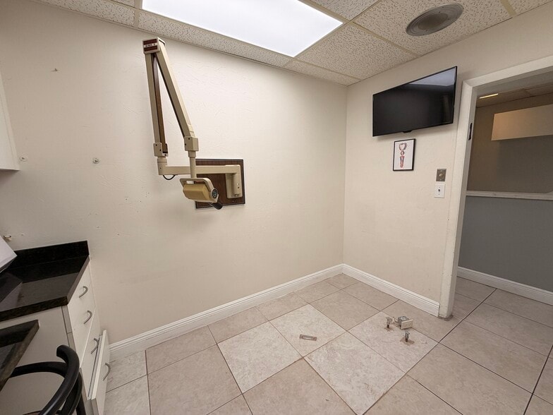 More Photos Of 2331 N State Road 7, Lauderhill Office For Sale