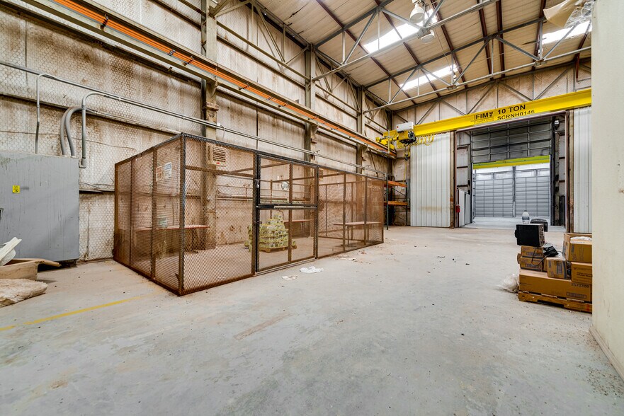 More Photos Of 14625 N Hollyhock Ave, Gardendale Warehouse For Sale