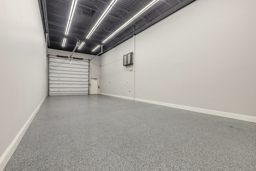 More Photos Of 3088 W International Speedway Blvd, Daytona Beach Self Storage For Sale