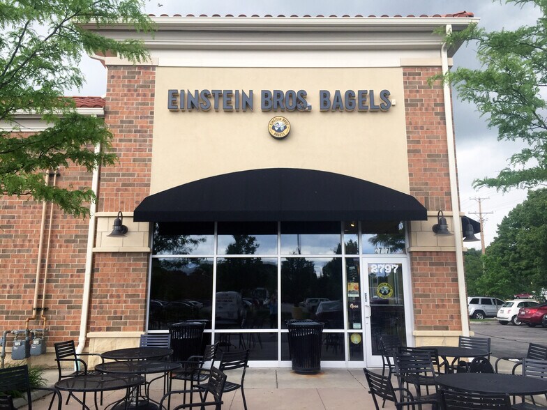 More Photos Of 2709-2775 Willow Rd, Glenview Unknown For Lease
