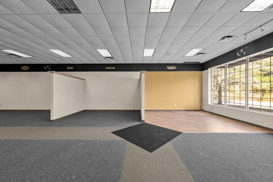 More Photos Of 1699 N Temple Ave, Starke Freestanding For Sale