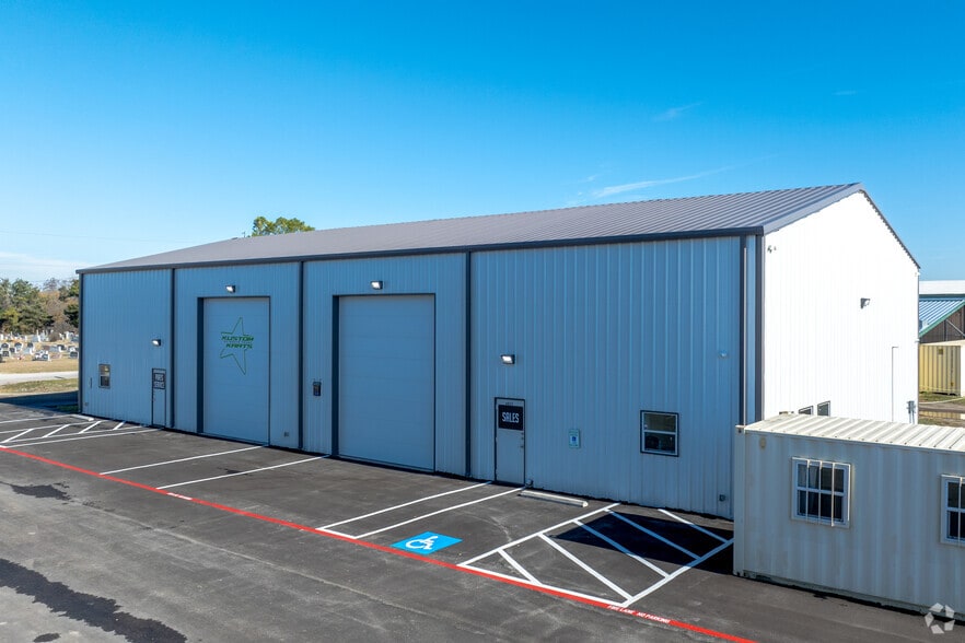 More Photos Of 6875 Jackson, Krum Warehouse For Sale