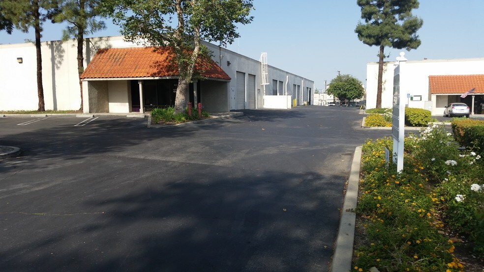 More Photos Of 1308-1316 W 9th St, Upland Warehouse For Lease