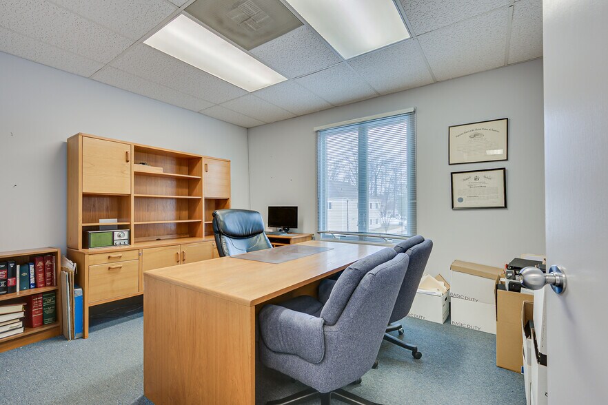 More Photos Of 11 Clyde Rd, Somerset Office For Sale