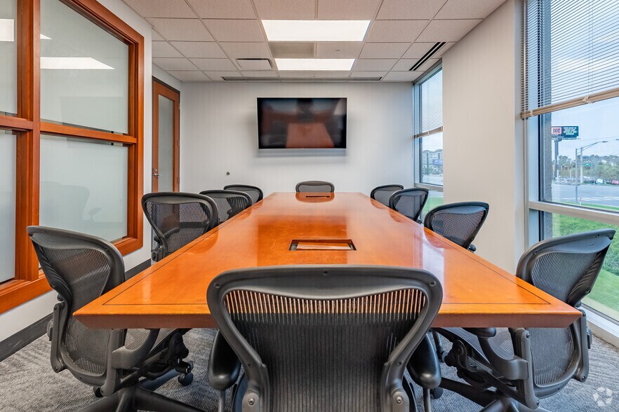 More Photos Of 2202 N Westshore Blvd, Tampa Coworking Space