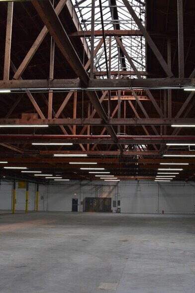More Photos Of 6450 W Cortland St, Chicago Warehouse For Lease