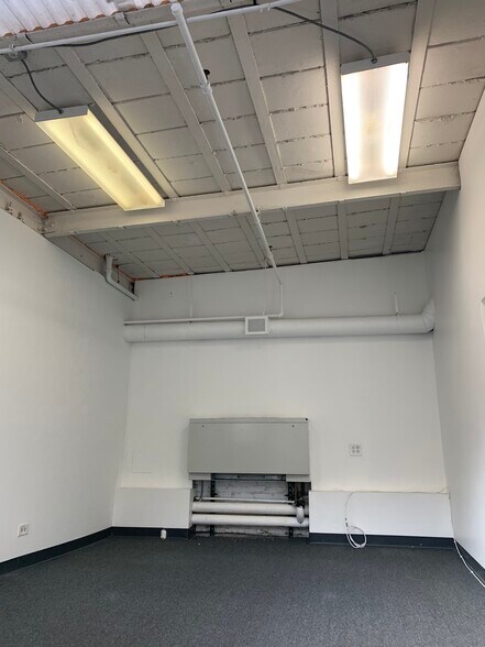 More Photos Of 1410-1440 N Kingsbury St, Chicago Manufacturing For Lease