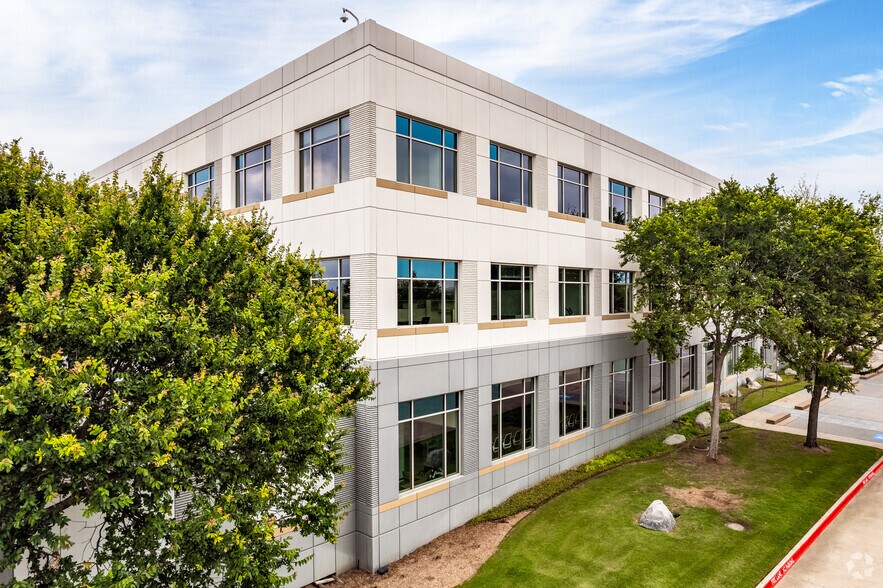 More Photos Of 5000 Headquarters Dr, Plano Office For Lease