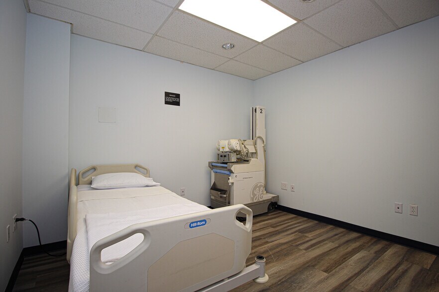 More Photos Of 1661 Eastchase Pkwy, Fort Worth Medical For Lease