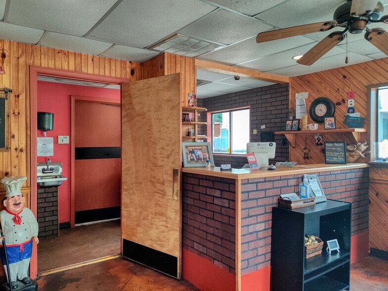 More Photos Of 19062 Main St W, Huntingdon Specialty For Sale