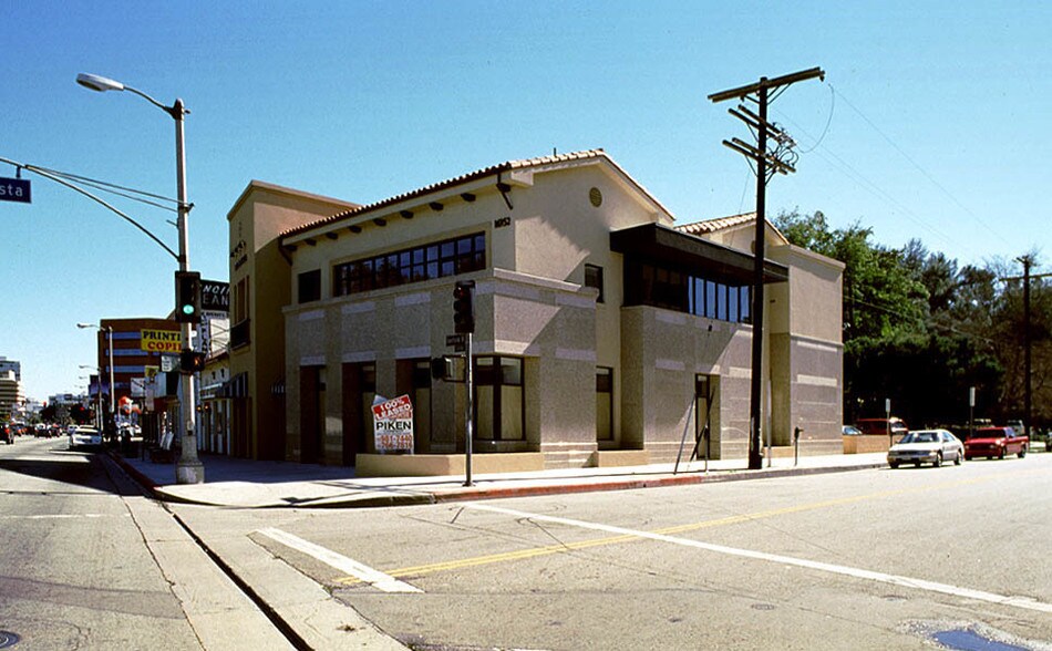 More Photos Of 16952 Ventura Blvd, Encino Medical For Lease