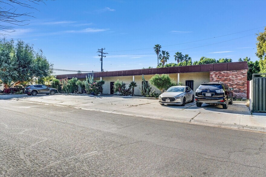 More Photos Of 3737 E Calle De Carlos, Palm Springs Apartments For Sale