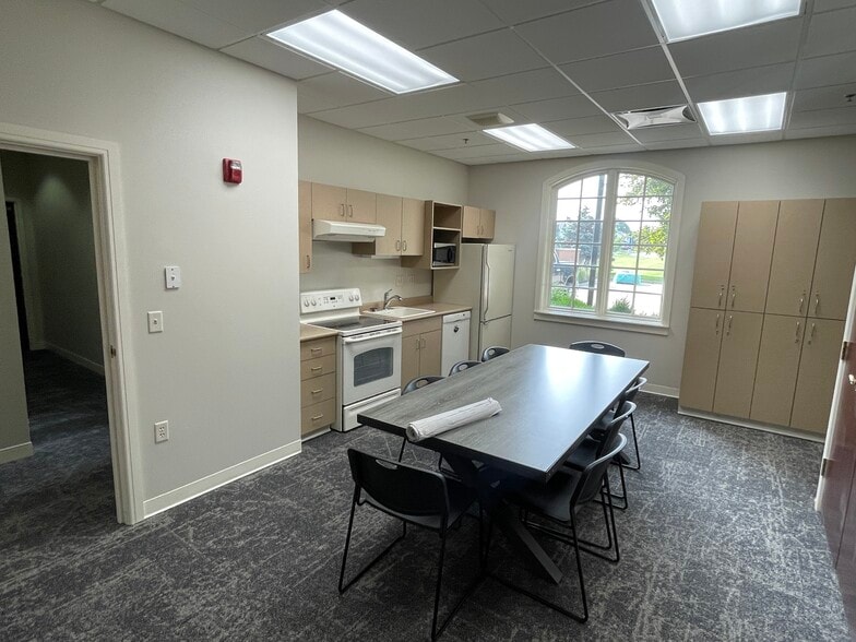 More Photos Of 8501 Plum Dr, Urbandale Medical For Sale