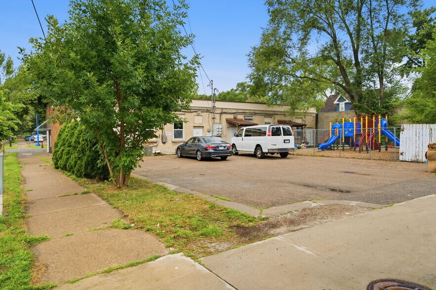 More Photos Of 3659 S Cedar Ave, Minneapolis Storefront Retail Office For Sale