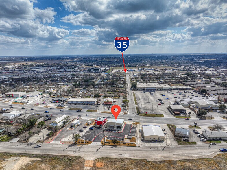 More Photos Of 596 S Business Ih 35, New Braunfels Freestanding For Lease