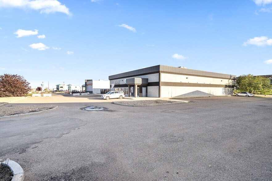 More Photos Of 6601 43 St, Lloydminster Storefront Retail Office For Sale