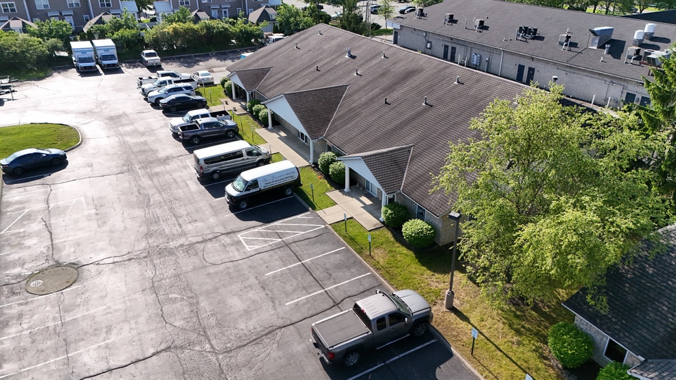 More Photos Of 10-106 Village Pointe Dr, Powell Flex For Lease