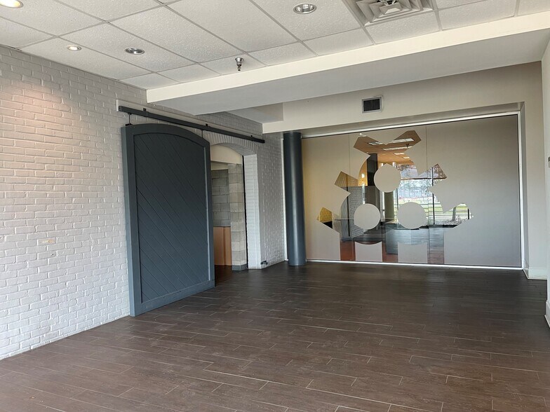 More Photos Of 5425 Florida Blvd, Baton Rouge Manufacturing For Sale